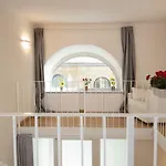 Center Loft Apartment